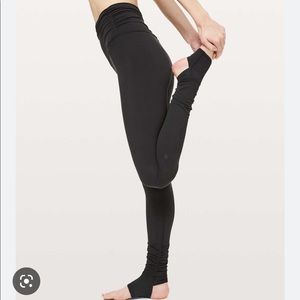 Lululemon Still Mind 28” stirrup tight